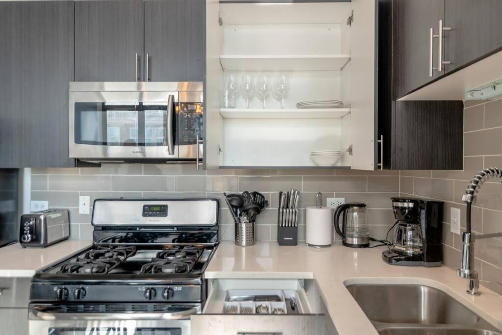 Spacious 2Br Vacation Rental With City View, Optional Parking And Gym Near Mccormick Place & Downtown Chicago Attractions 외부 사진
